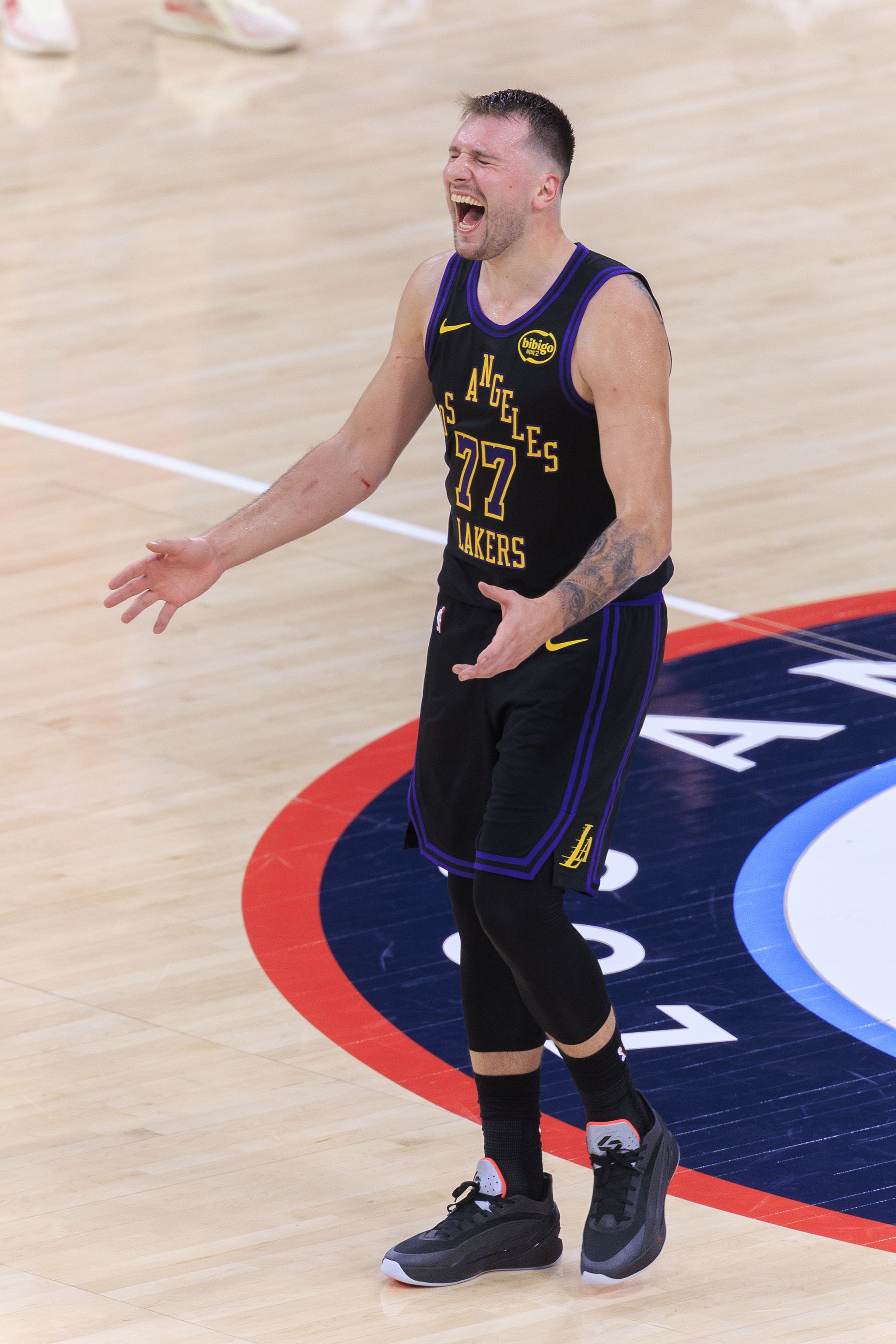 凤凰体育-里程悲！东契奇常规赛生涯助攻数突破4000大关